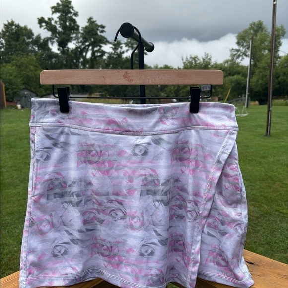 PGA Tour Dresses & Skirts - PGA Tour Pink and White Golf Skirt